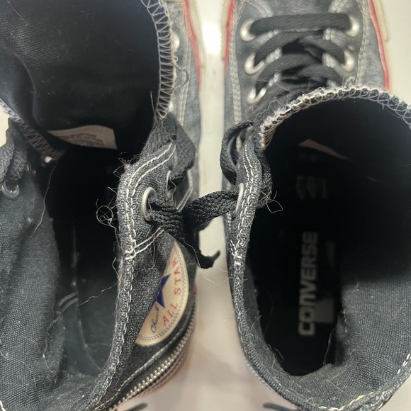Converse denim high tops with back zipper detail. - Picture 3 of 3